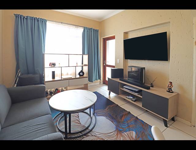 2 BEDROOM APARTMENT FOR SALE IN PAULSHOF